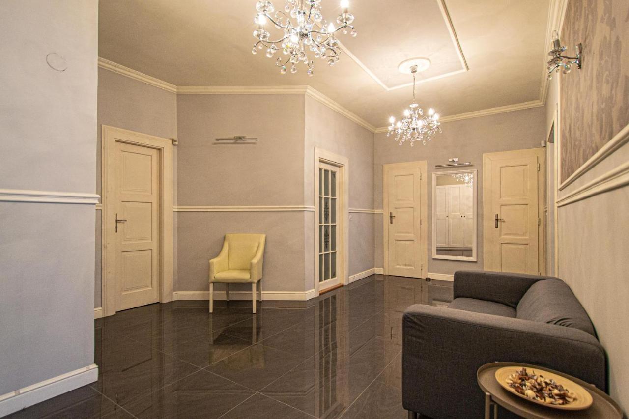 Luxury 150m2 On Wencelas Square With Private Garage Lejlighed